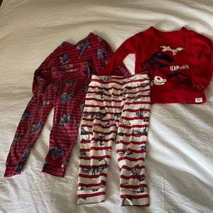 Gap cotton pjs bundle Spider-Man and dinosaurs size 18-24 months